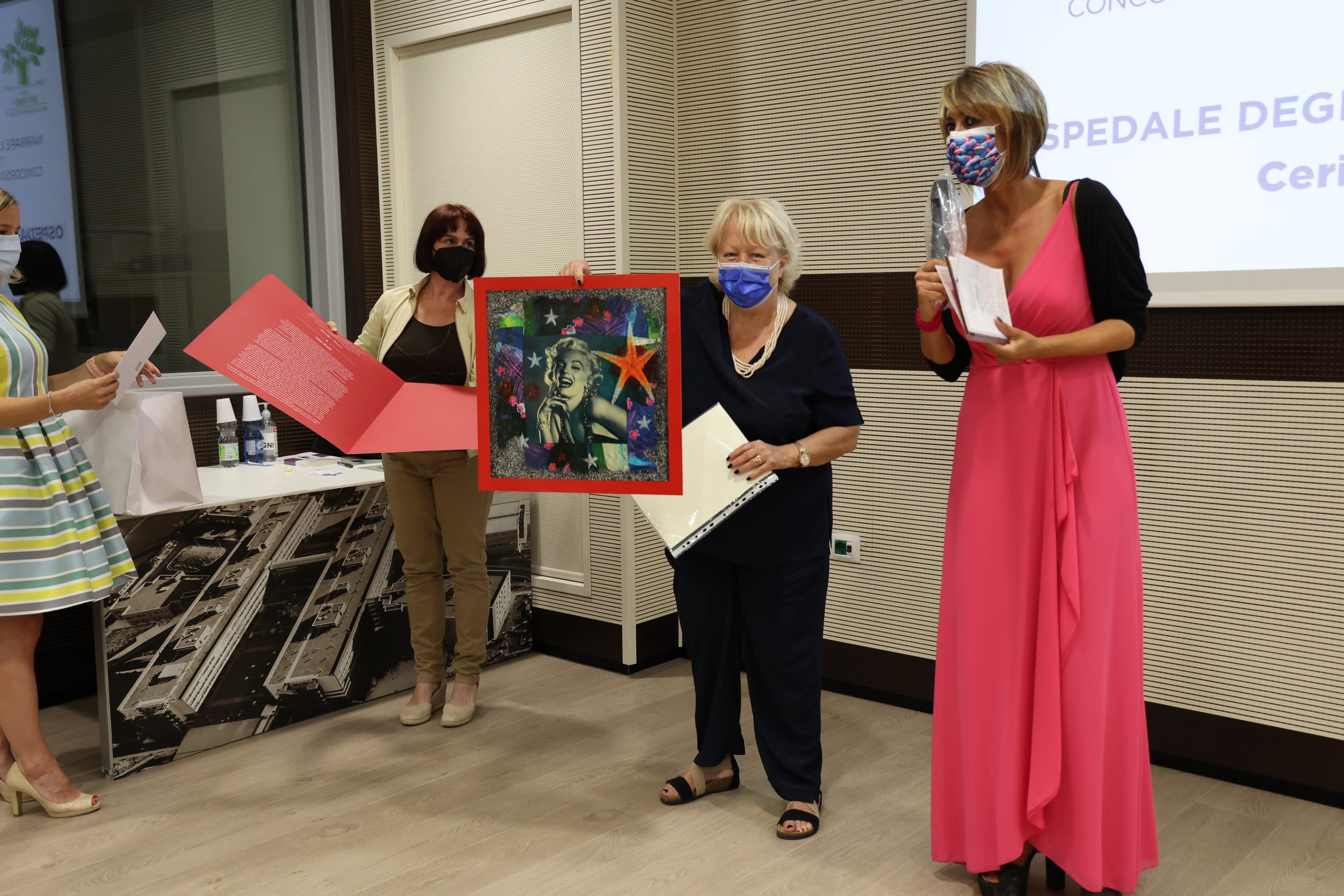 La poetessa Manuela Melissano alla premiazione dell'edizione 2021 del concorso letterario Gim, fra sogno e realtà del Fondo Edo Tempia di Biella.