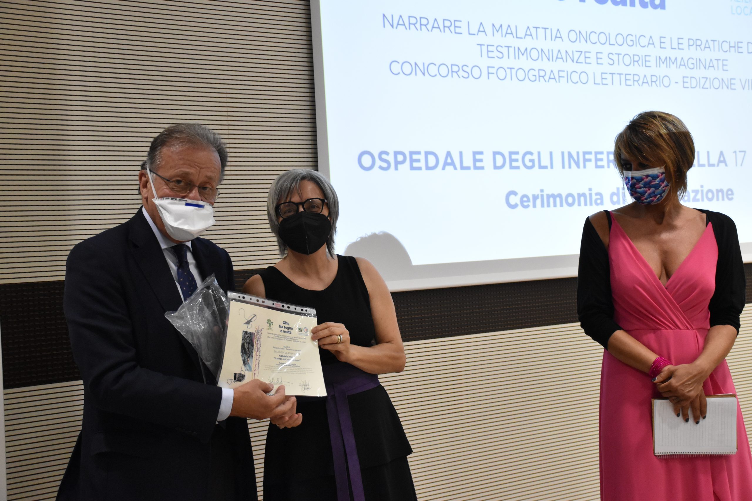 L'insegnante e scrittrice Gabriella Russo alla premiazione dell'edizione 2021 del concorso letterario Gim, fra sogno e realtà del Fondo Edo Tempia di Biella.